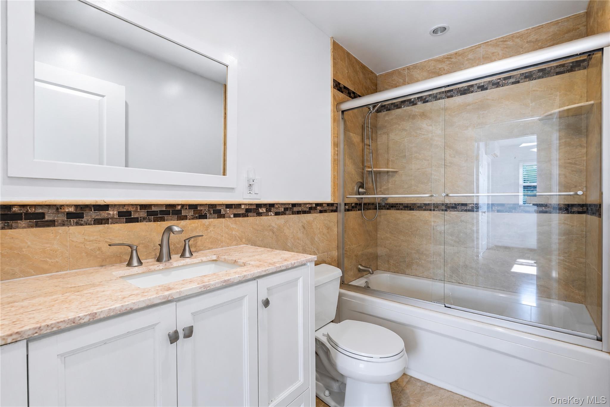 119 Scotchtown Avenue Property Photo 8