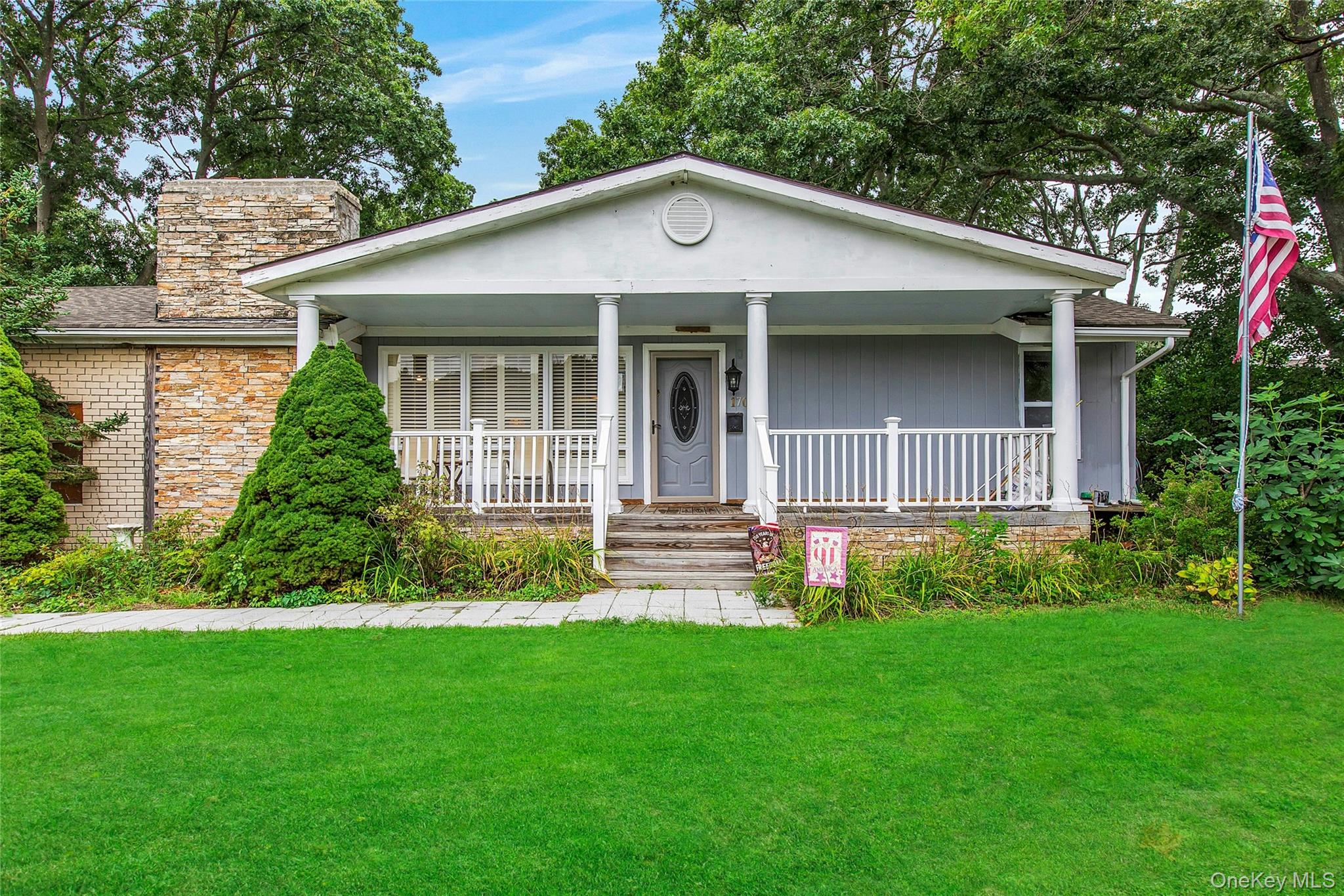 170 Division Avenue Property Photo 2