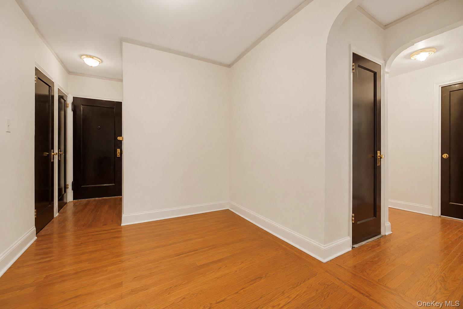 2160 Bronx Park 1f Property Photo 3