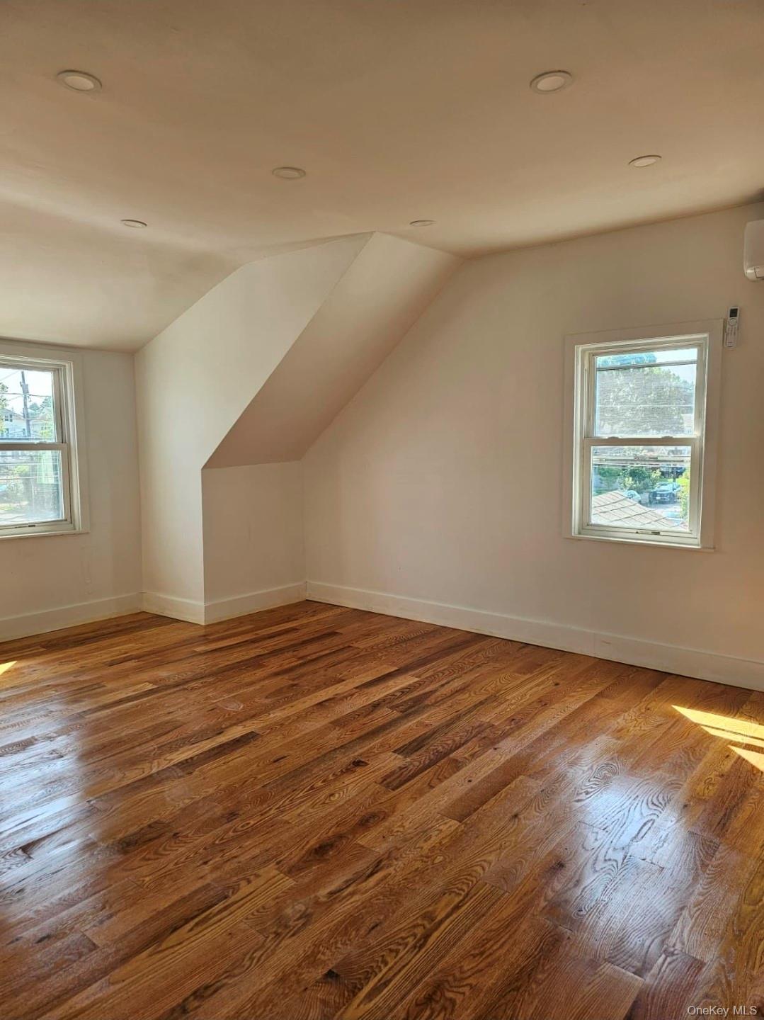 509 Cedarhurst Avenue Property Photo 11