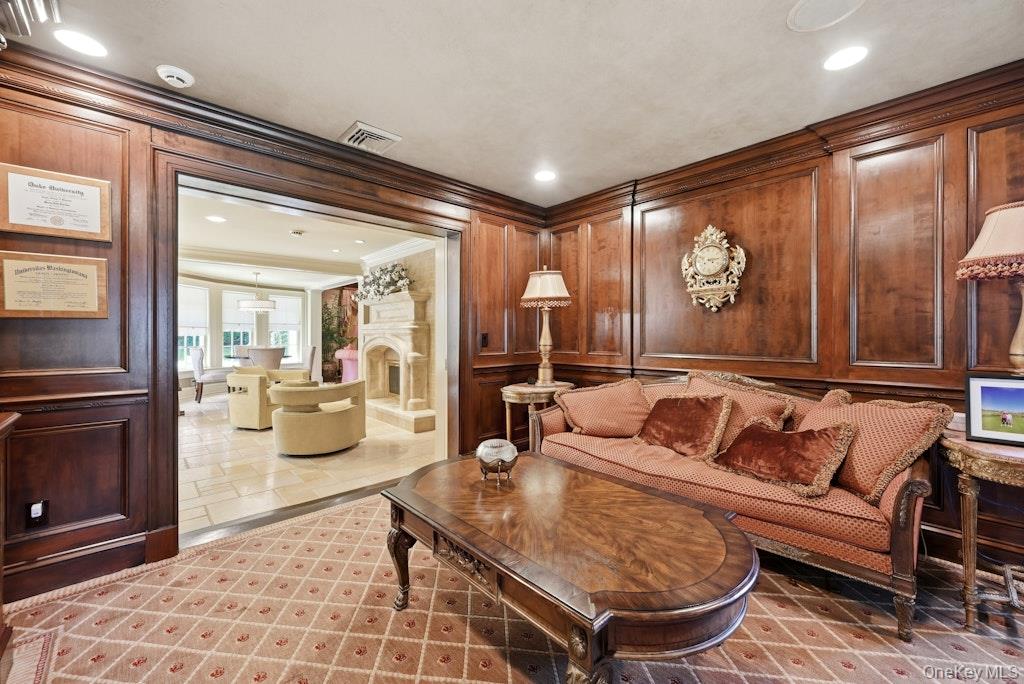 2 Kalb Court Property Photo 6