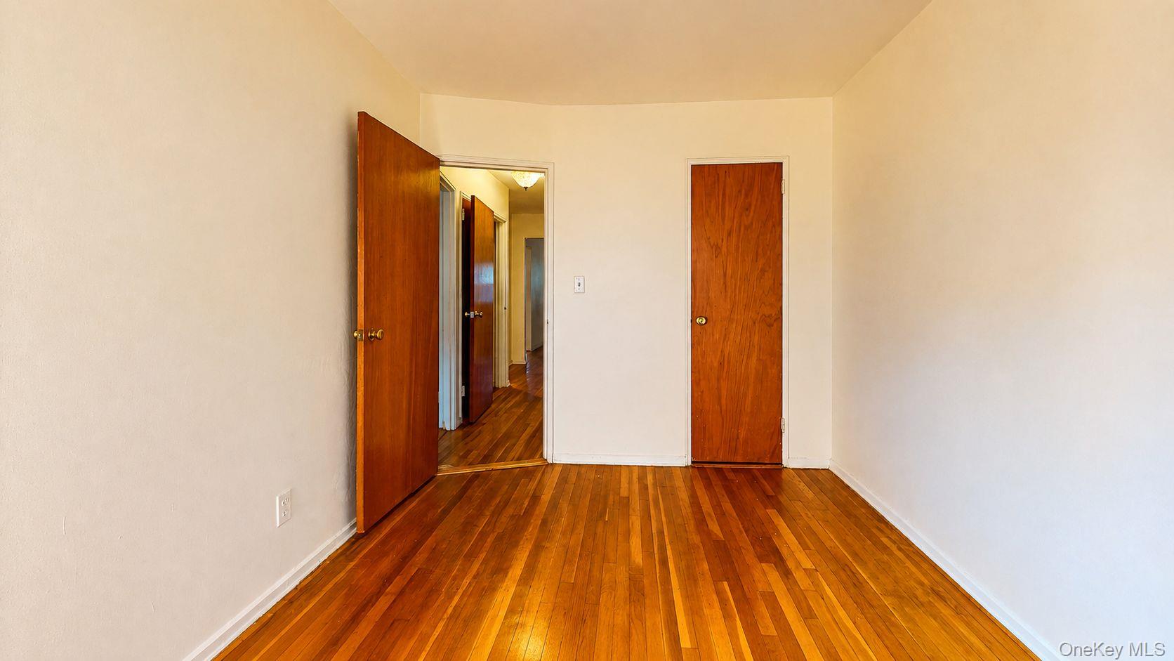 32-18 70th Street Property Photo 6