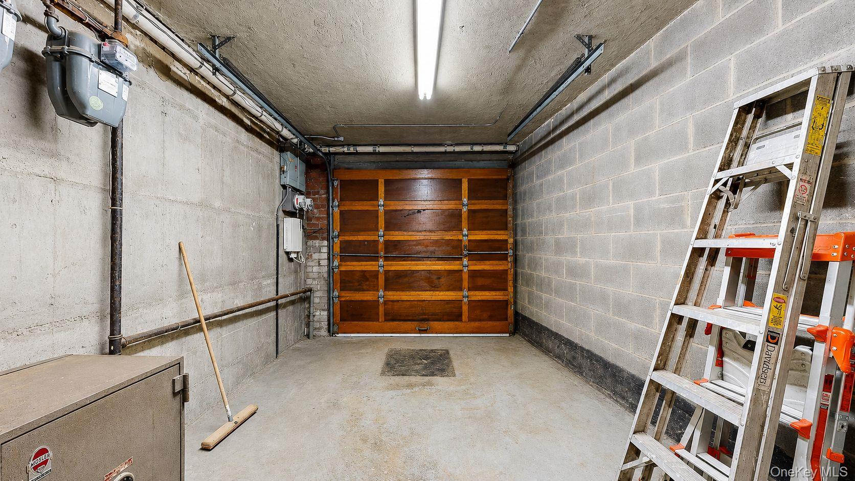 32-18 70th Street Property Photo 28