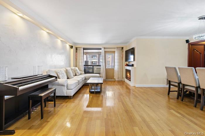 61-35 98th Street 15e Property Photo 3