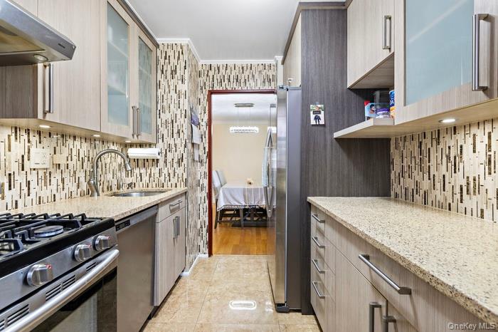 61-35 98th Street 15e Property Photo 6