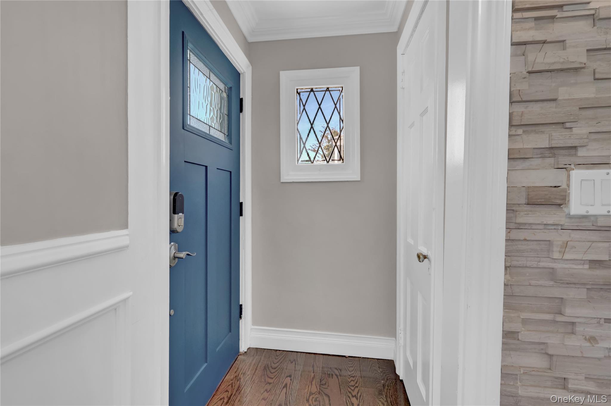 154 California Avenue Property Photo 2