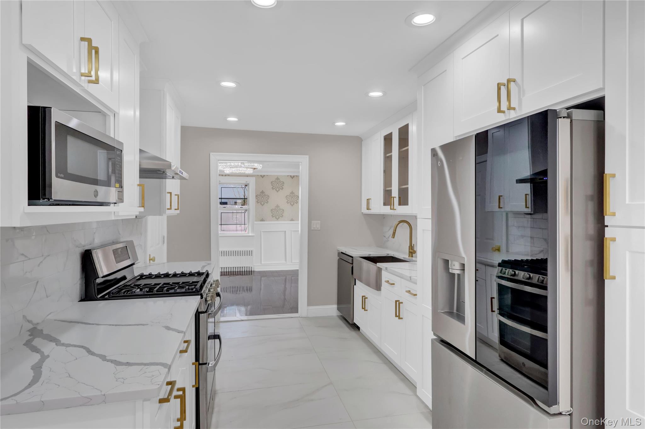154 California Avenue Property Photo 3