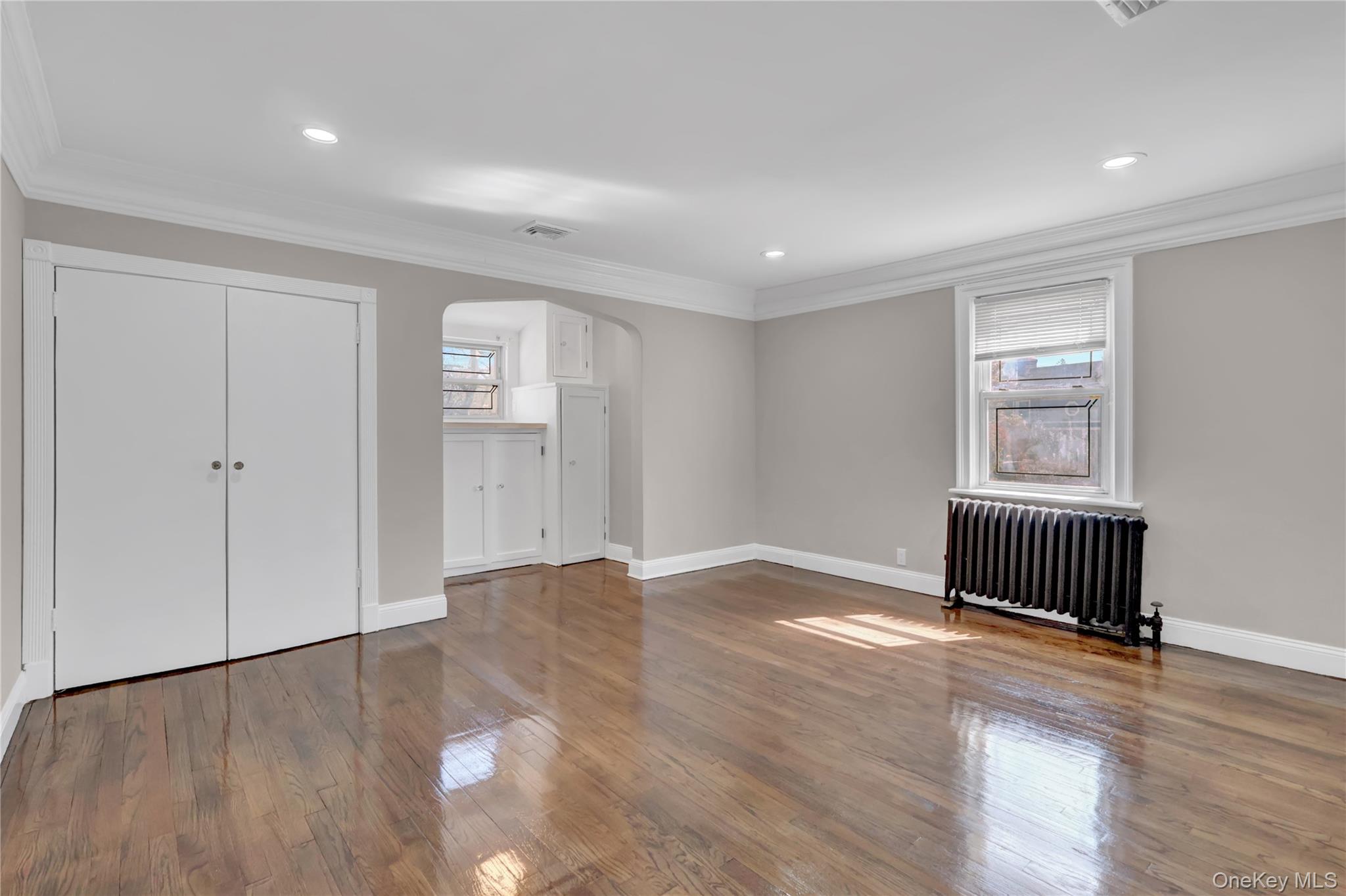 154 California Avenue Property Photo 8
