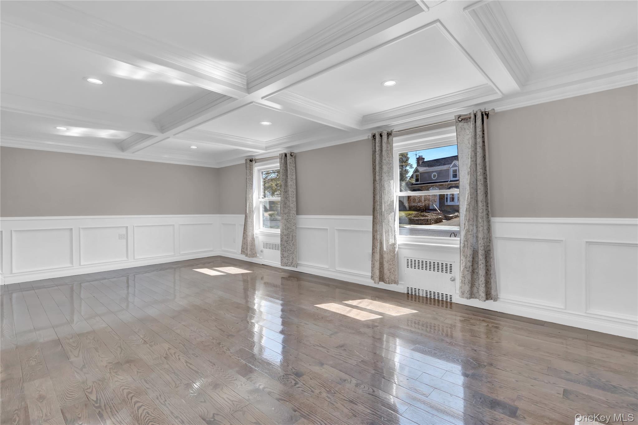 154 California Avenue Property Photo 10