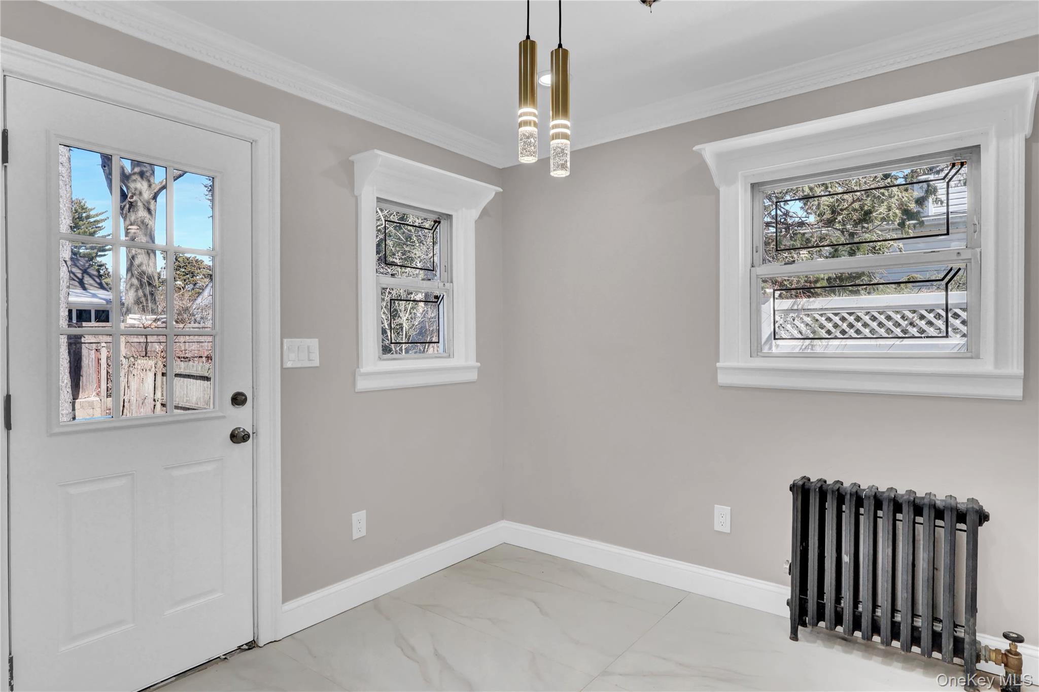 154 California Avenue Property Photo 11