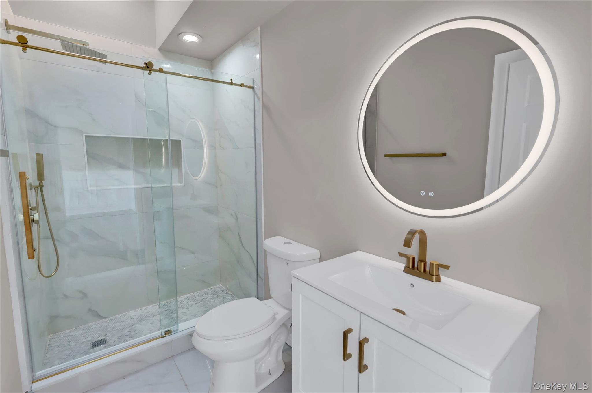 154 California Avenue Property Photo 13