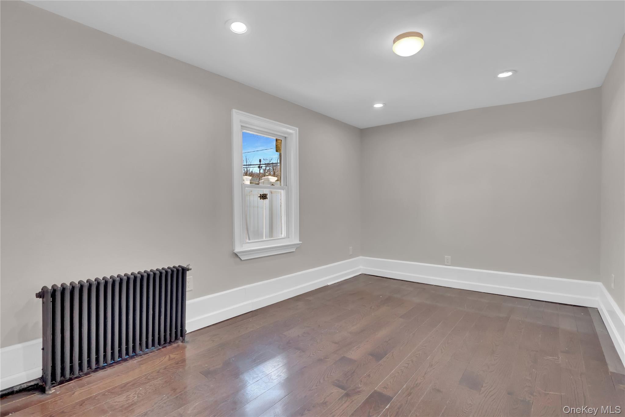 154 California Avenue Property Photo 22