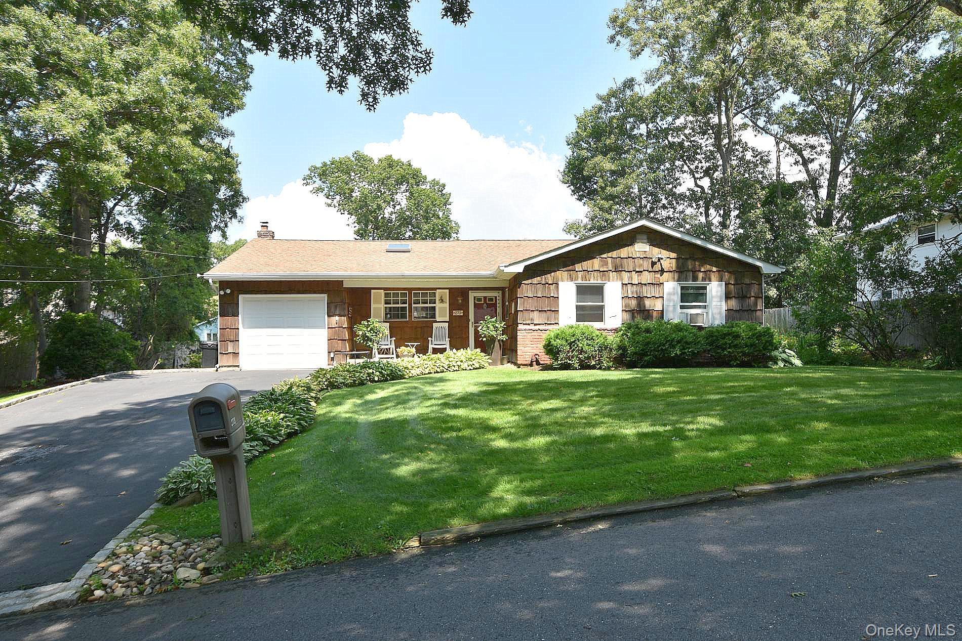 273 Deer Road Property Photo 3