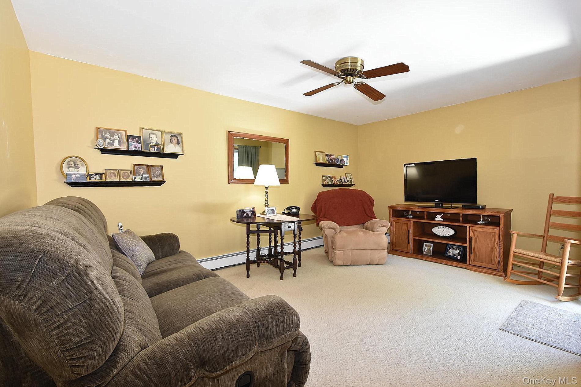273 Deer Road Property Photo 13