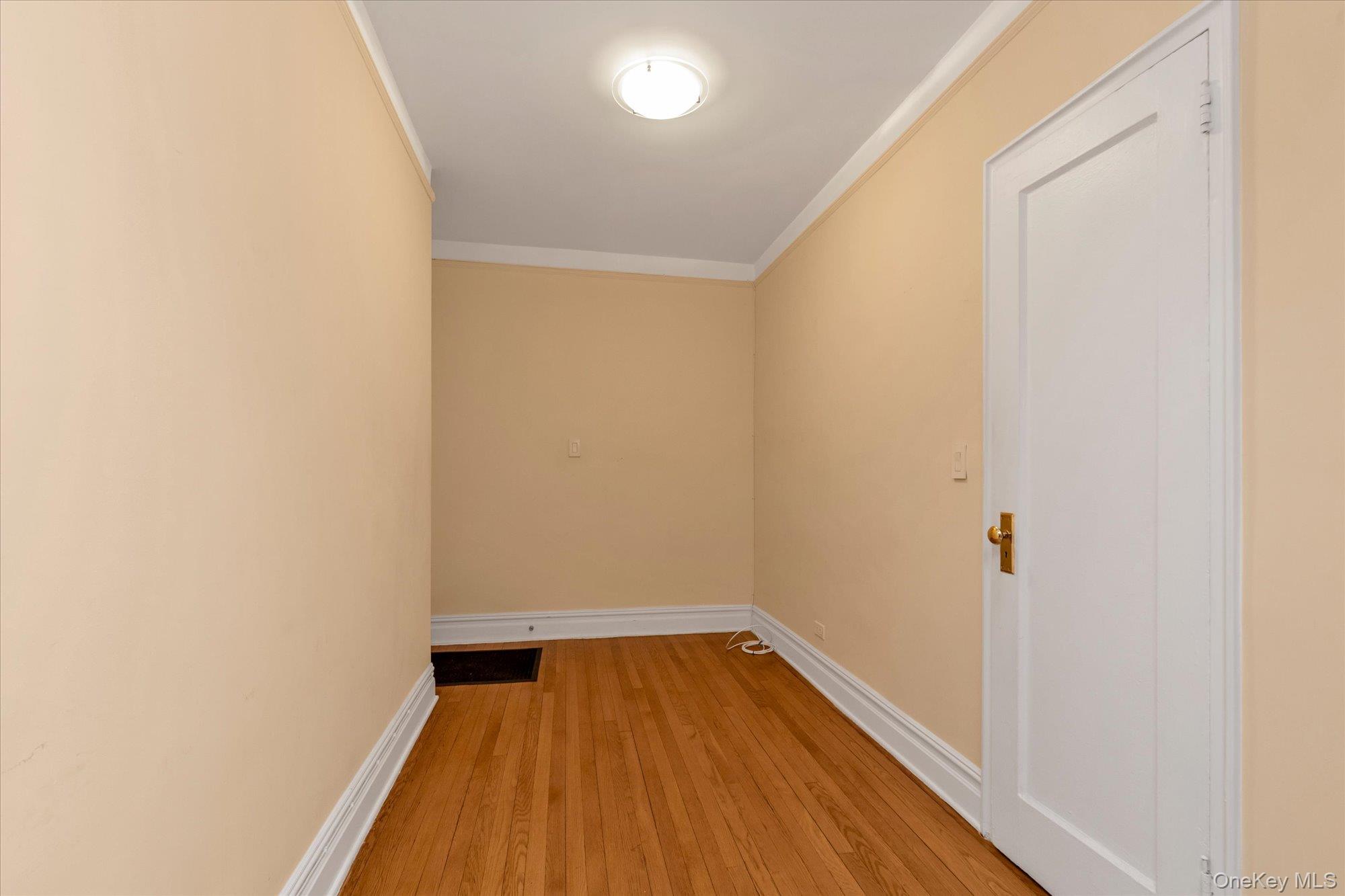41-20 46 Street 4a Property Photo 2