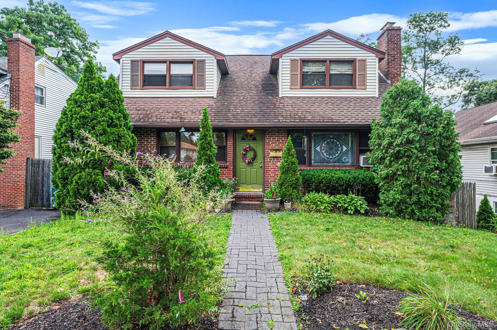 288 Nassau Road Property Photo 1