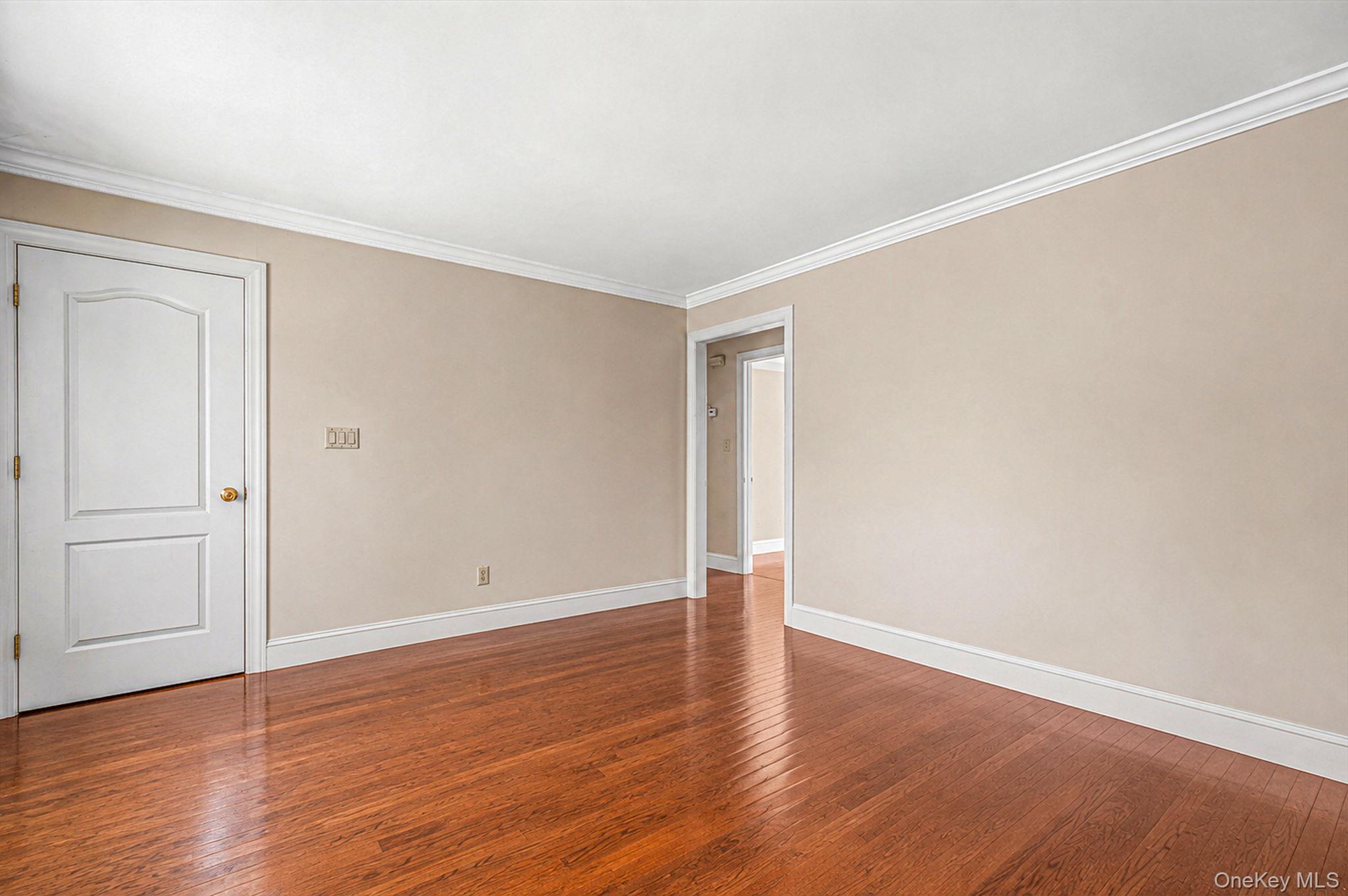 288 Nassau Road Property Photo 8