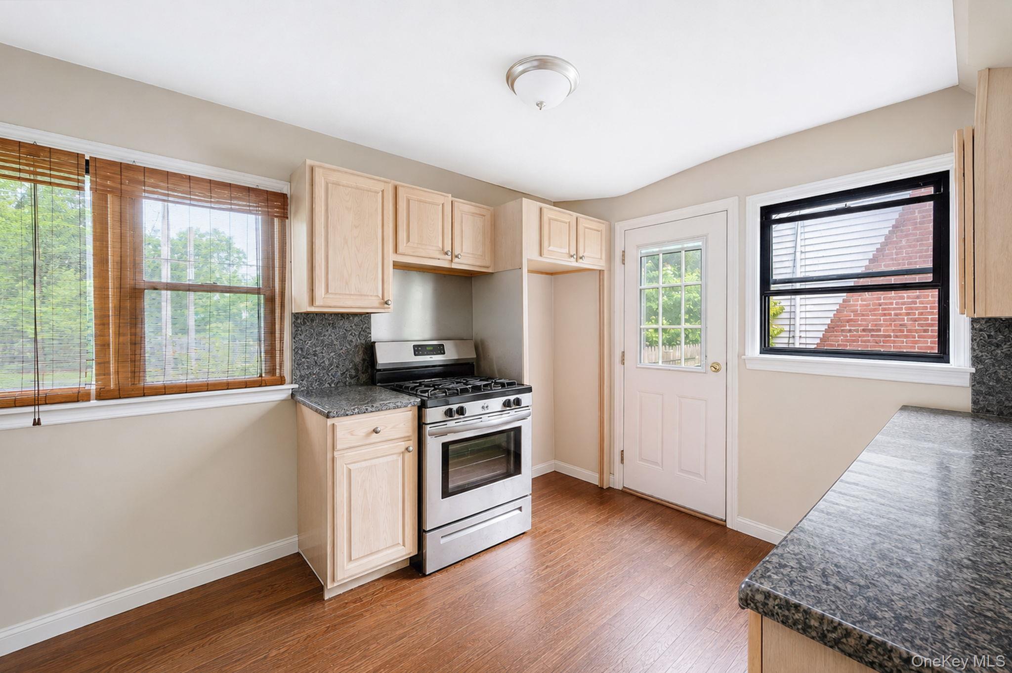 288 Nassau Road Property Photo 20