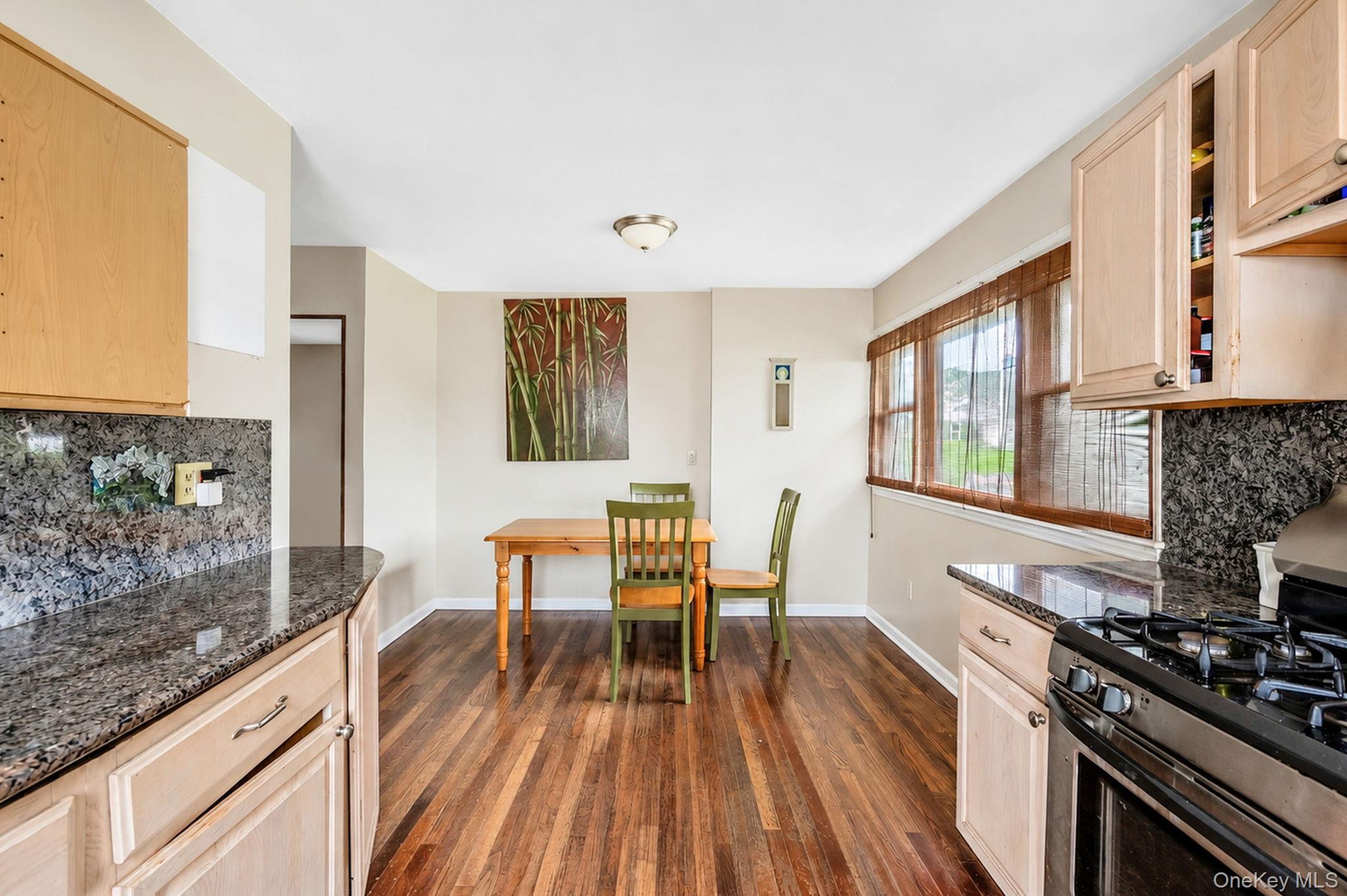 288 Nassau Road Property Photo 22