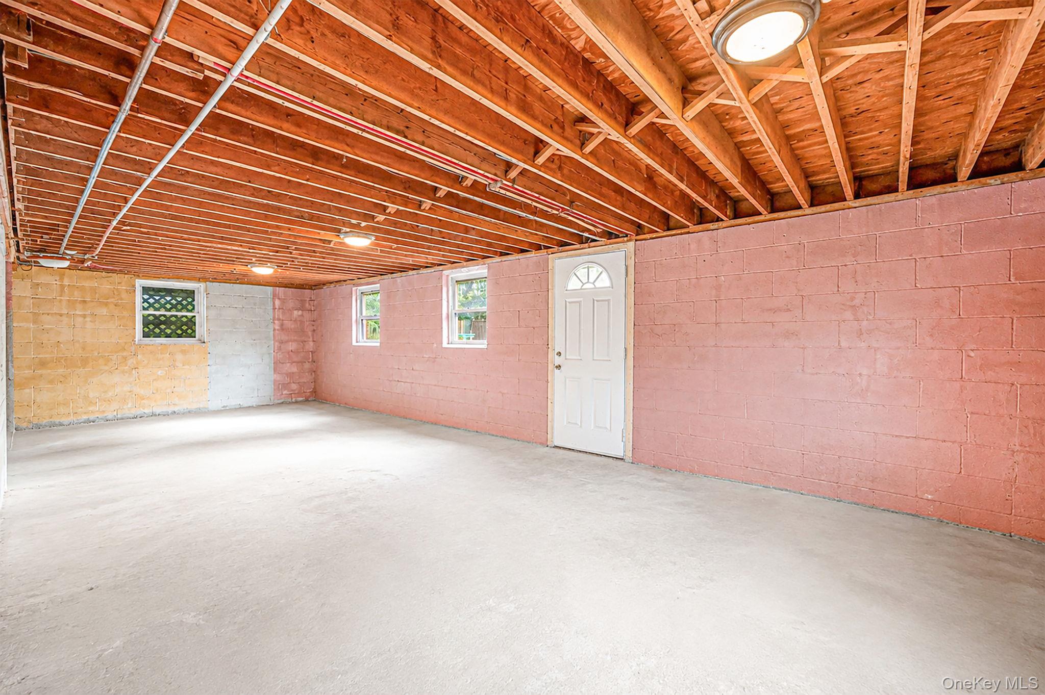 288 Nassau Road Property Photo 31