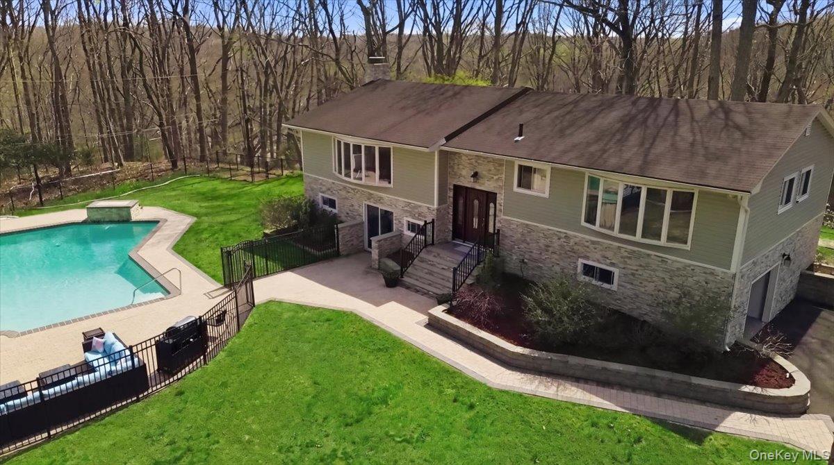 263 Oyster Bay Road Property Photo 1