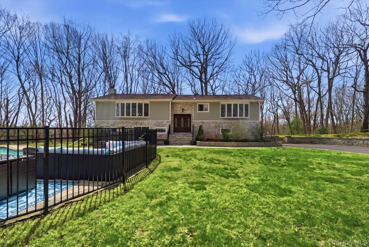 263 Oyster Bay Road Property Photo 3