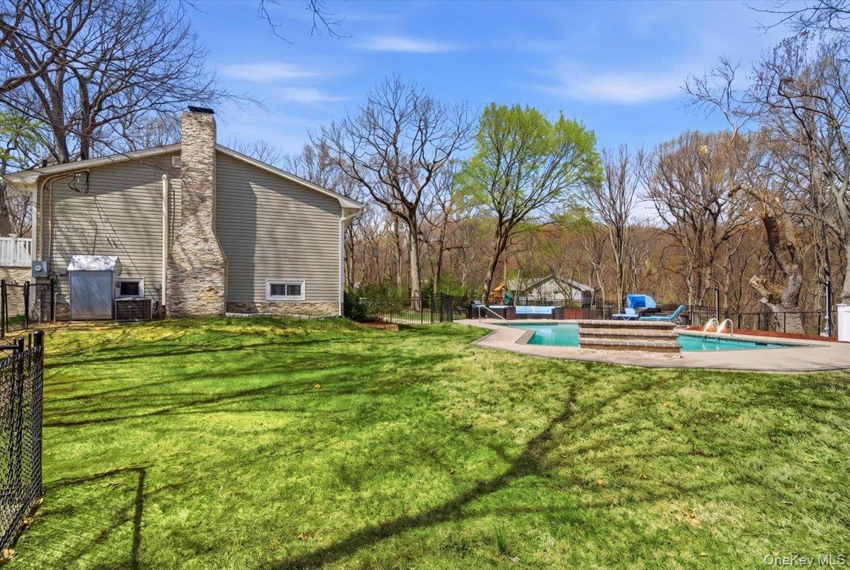 263 Oyster Bay Road Property Photo 4