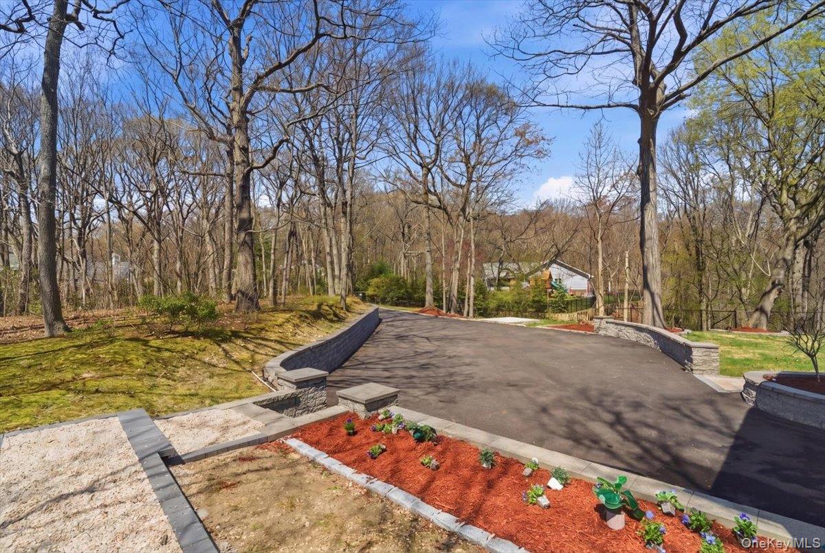 263 Oyster Bay Road Property Photo 6