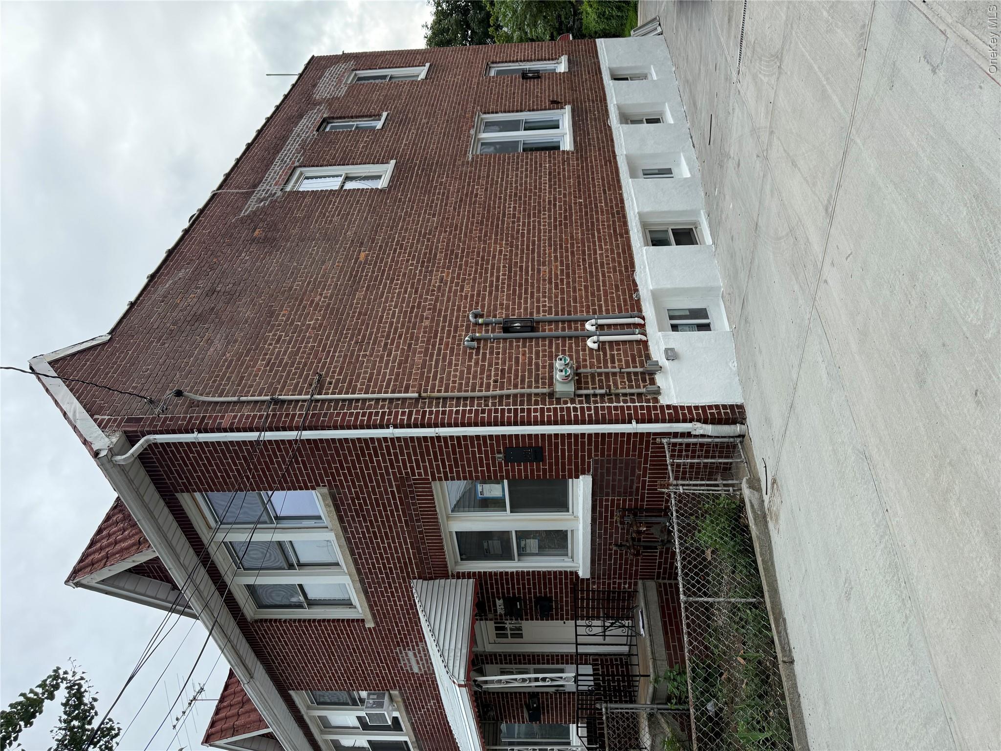 1431 Merry Avenue Property Photo 4