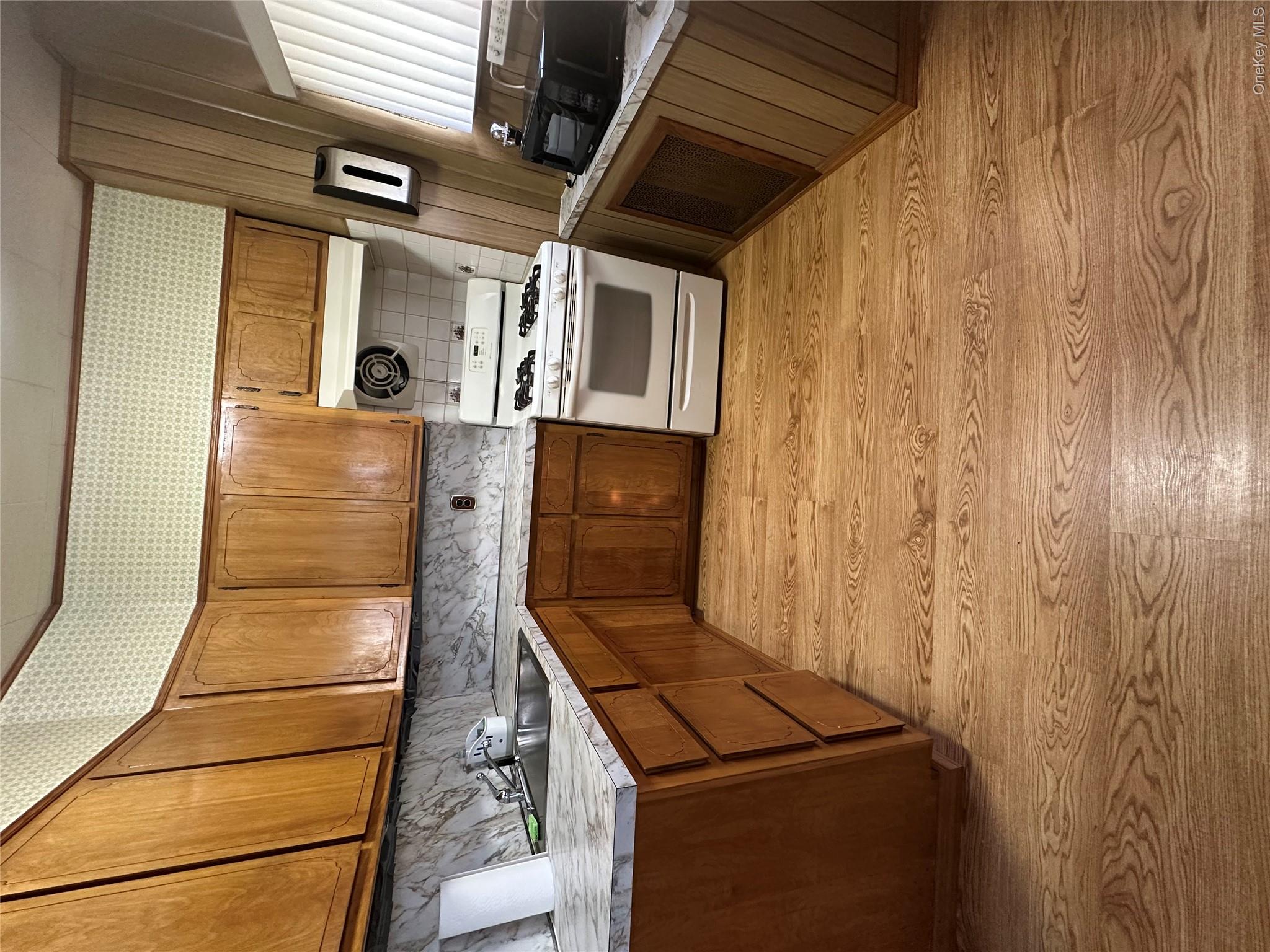 6249 80th Road Property Photo 11