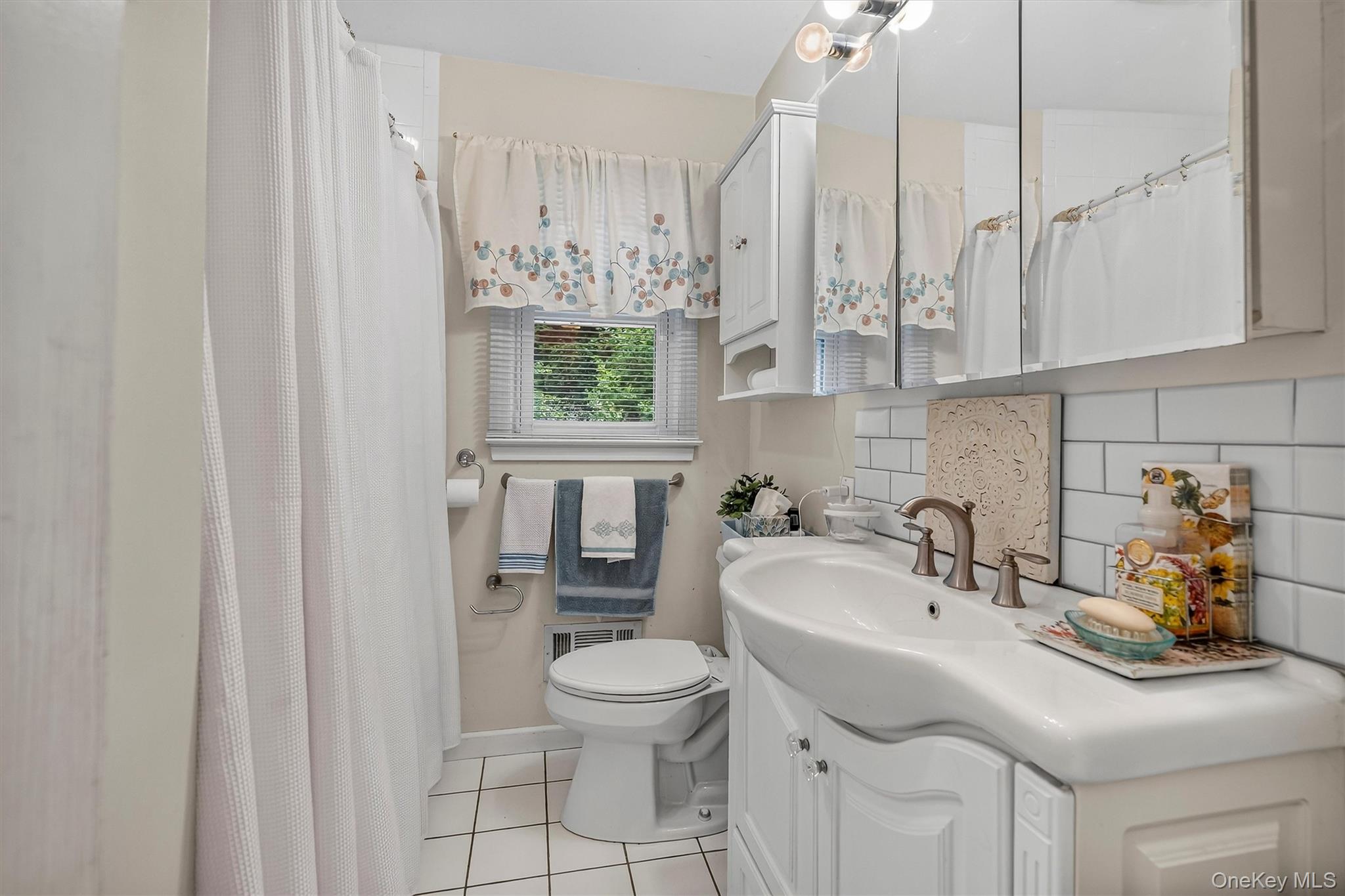 11 Lorraine Court Property Photo 22