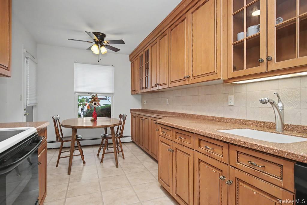 969 Sierra Vista Lane Property Photo 4