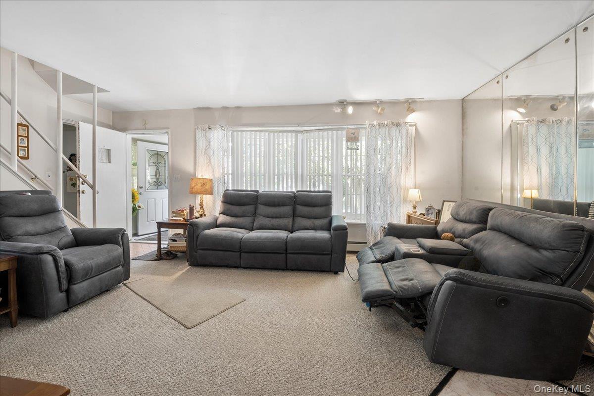 275 Old Tarrytown Road Property Photo 4