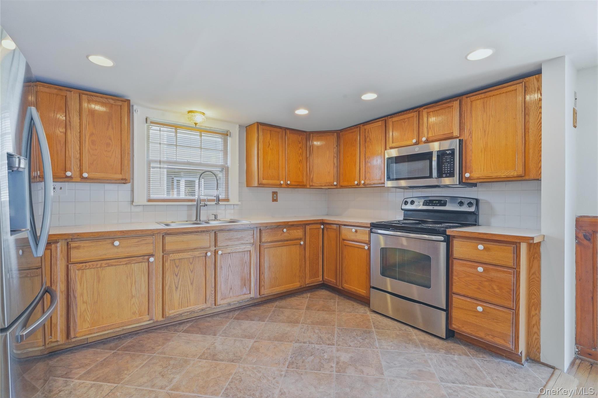 9 Maple Street Property Photo 10