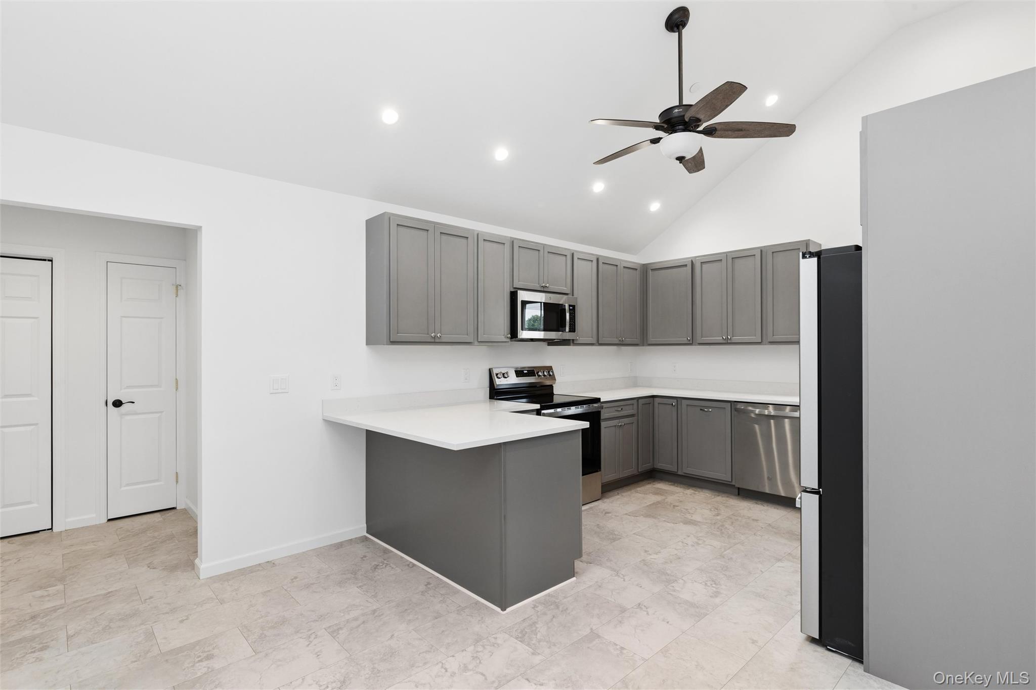 413 1st Street Property Photo 8