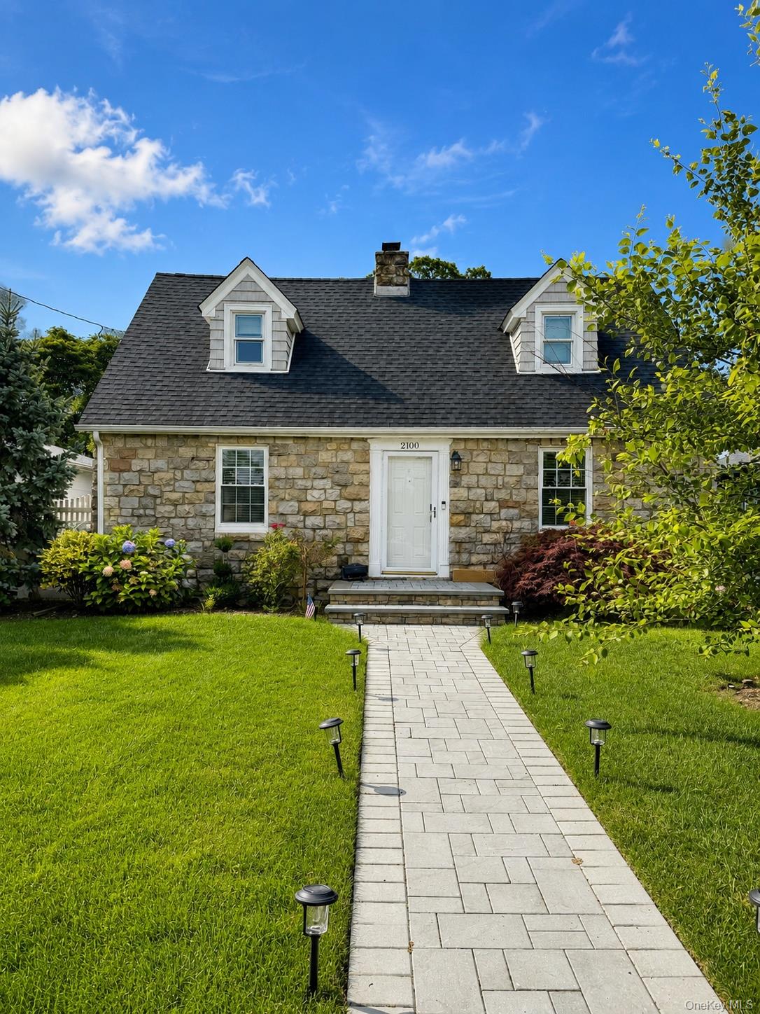 2100 Hillside Avenue Property Photo 1