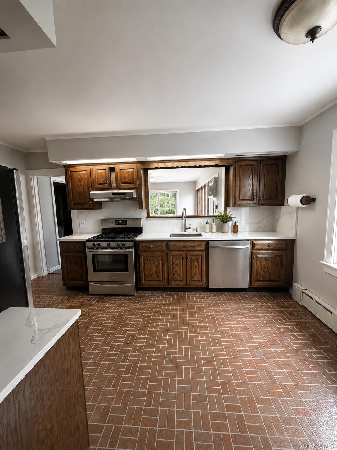 2100 Hillside Avenue Property Photo 6