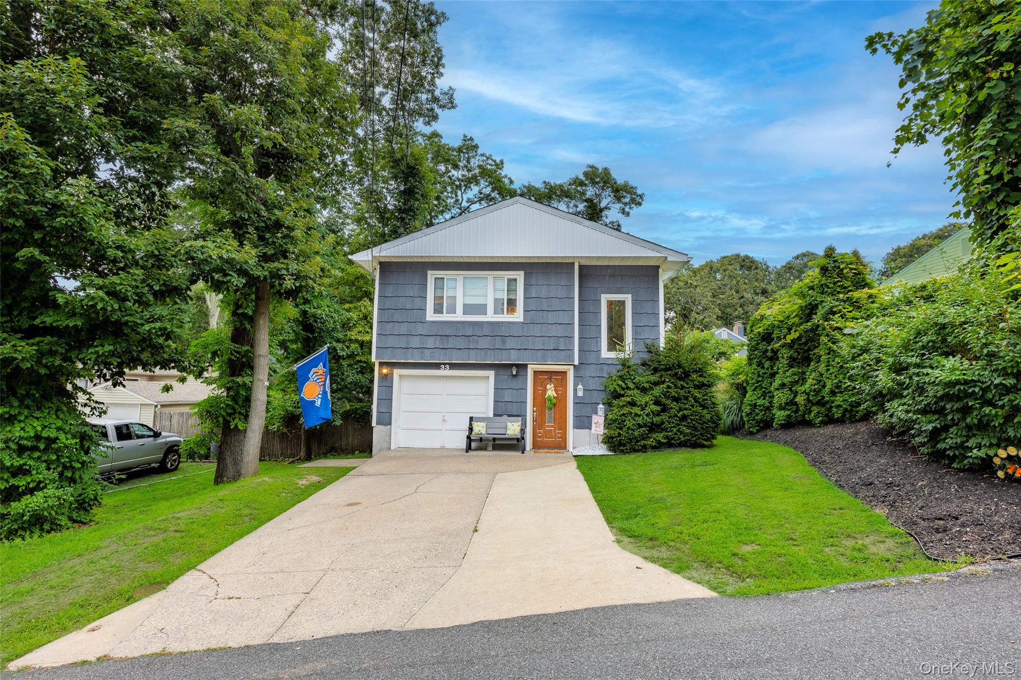 33 Manhasset Road Property Photo 1
