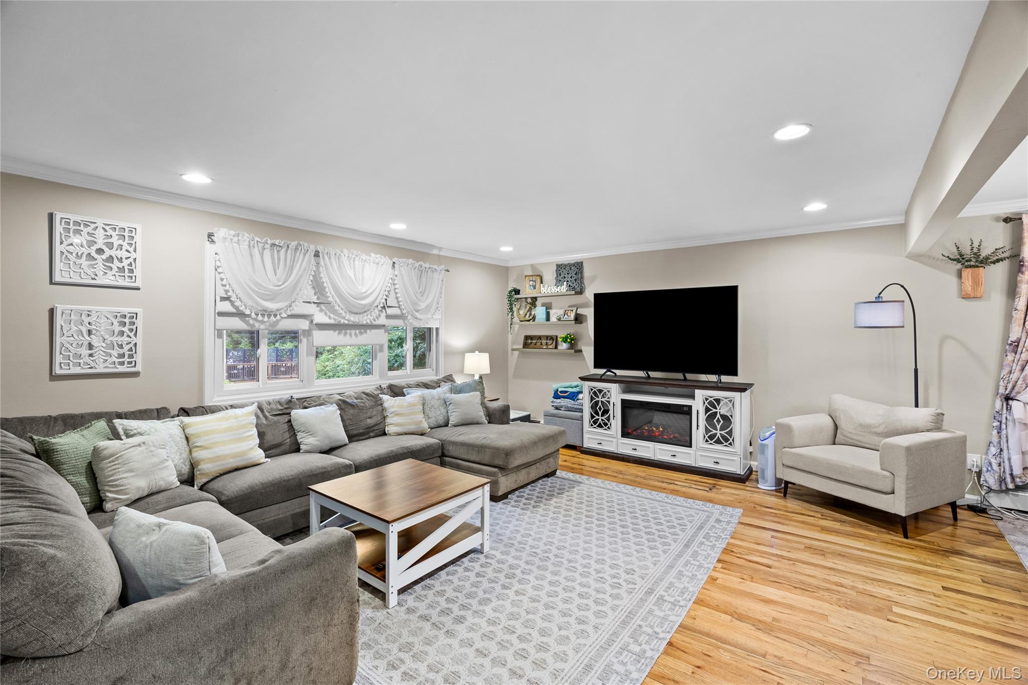 33 Manhasset Road Property Photo 4