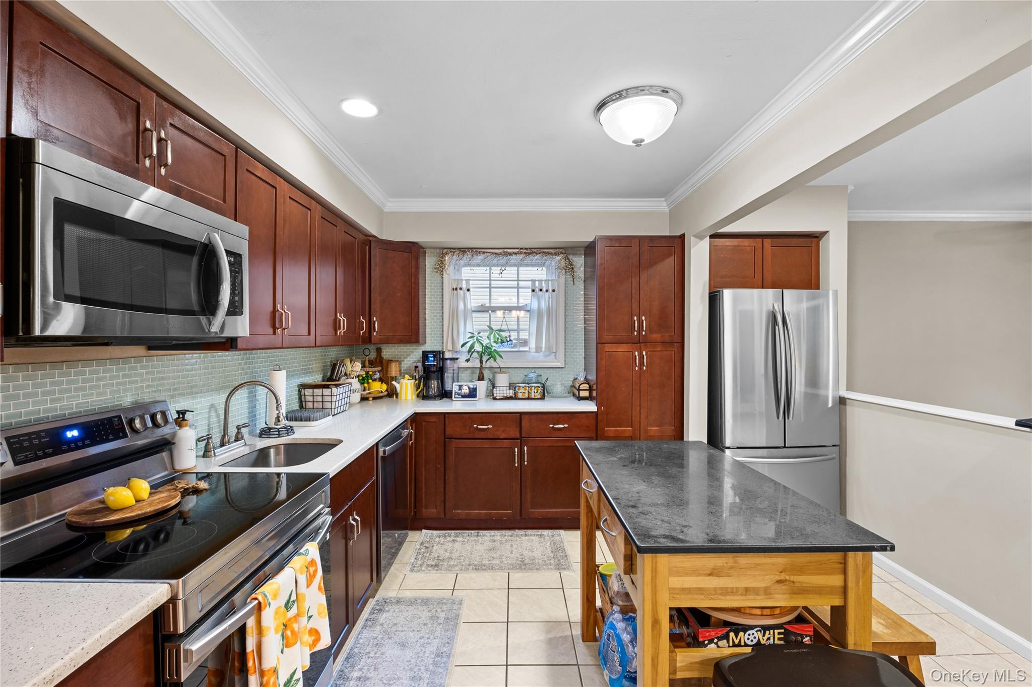 33 Manhasset Road Property Photo 8