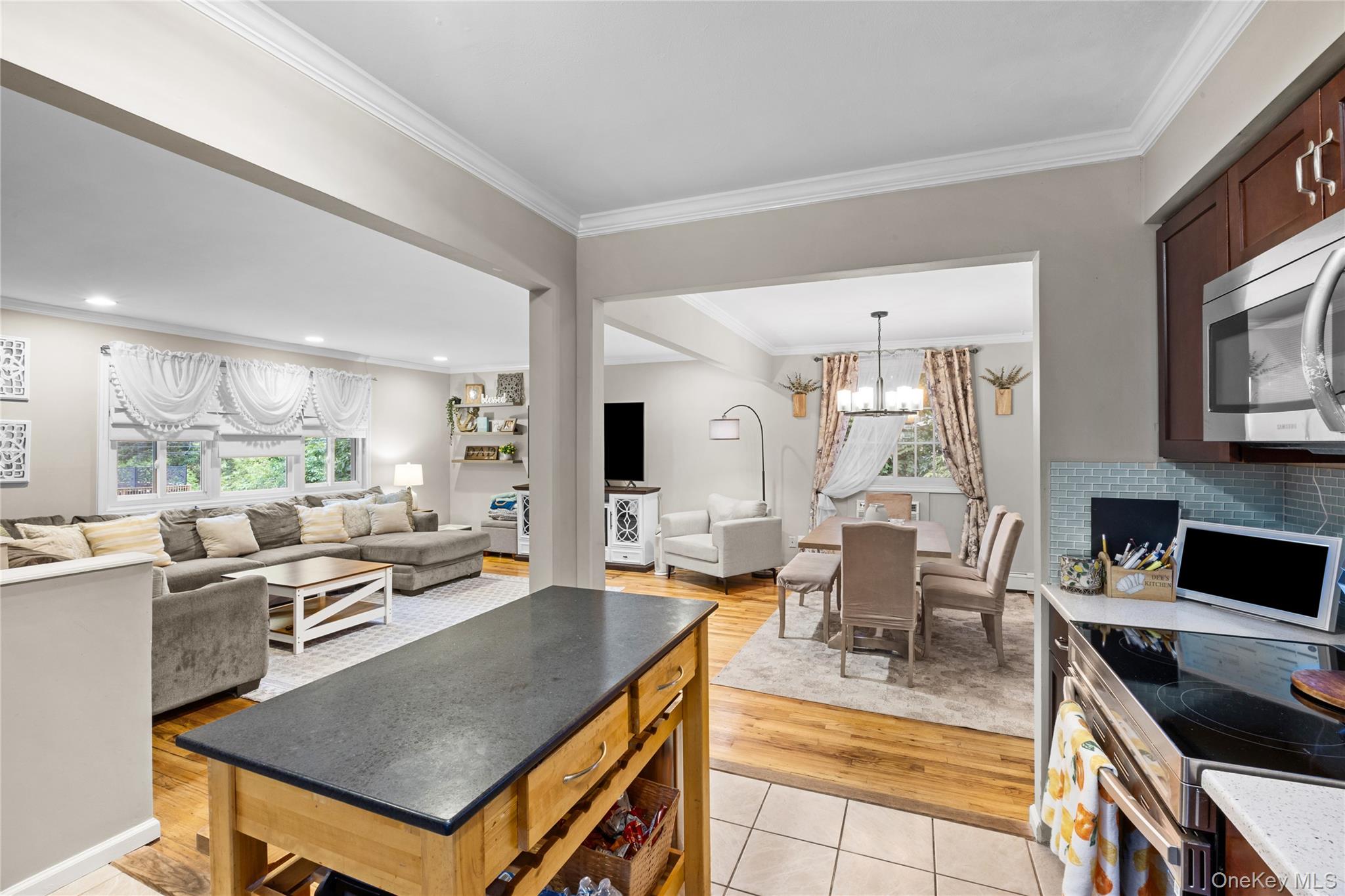 33 Manhasset Road Property Photo 9