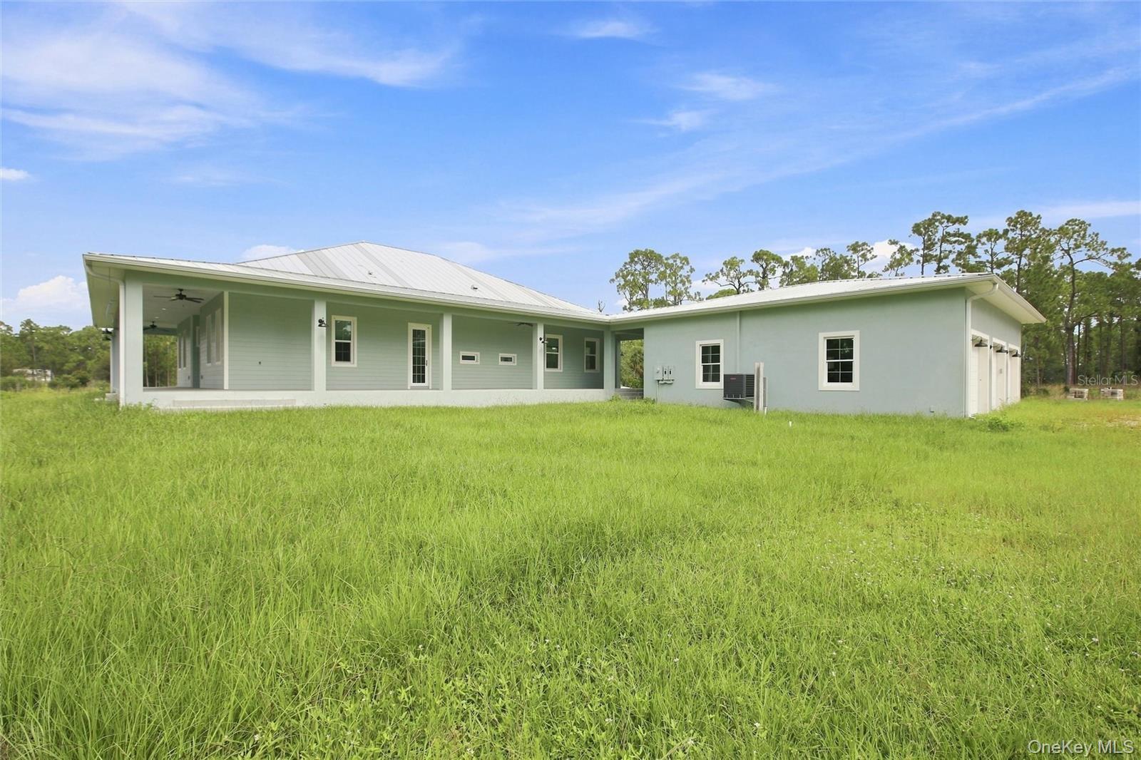 8146 Tropicaire Property Photo 3