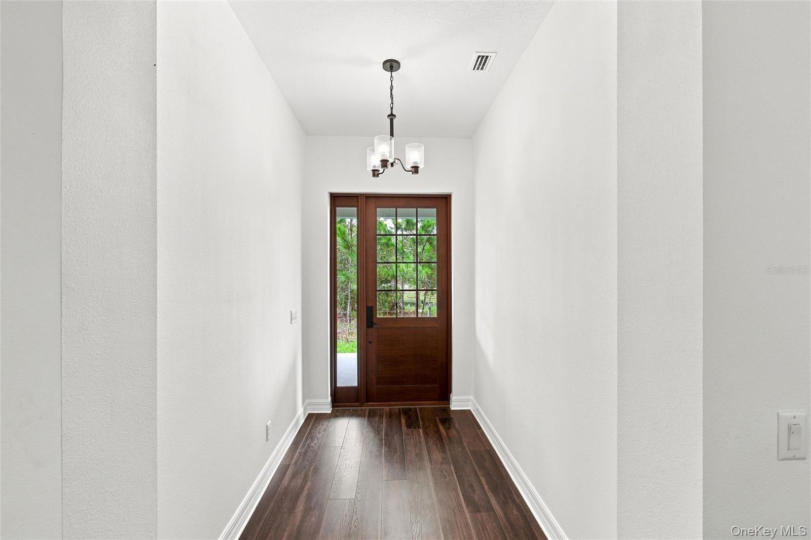 8146 Tropicaire Property Photo 4