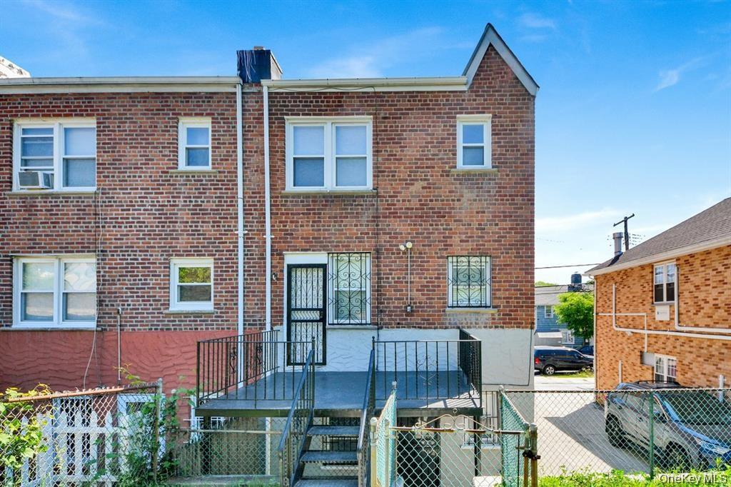 561 Logan Avenue Property Photo 2
