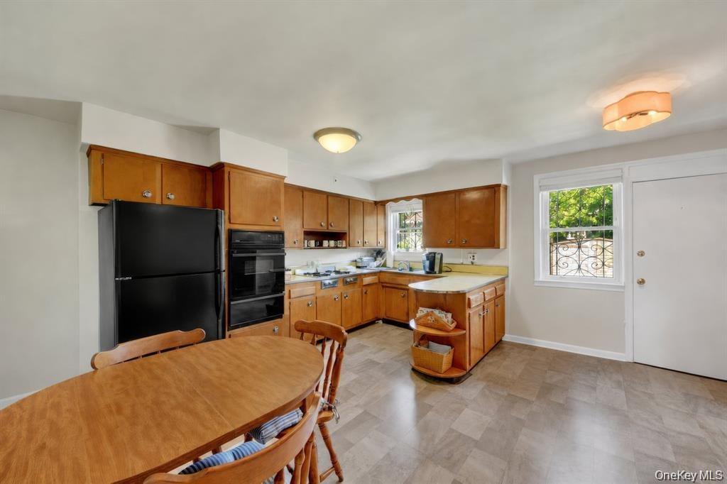 561 Logan Avenue Property Photo 7
