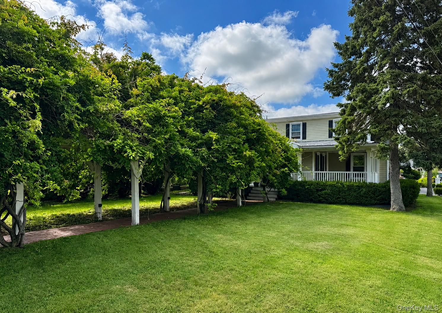 15 Esopus Avenue Property Photo 1