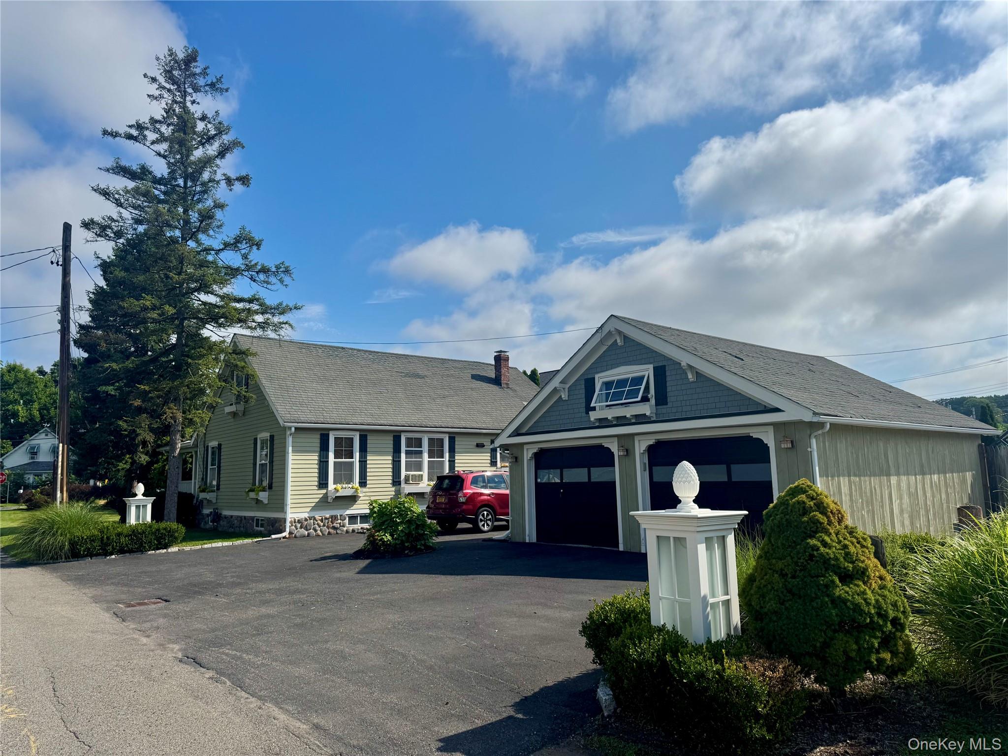 15 Esopus Avenue Property Photo 2