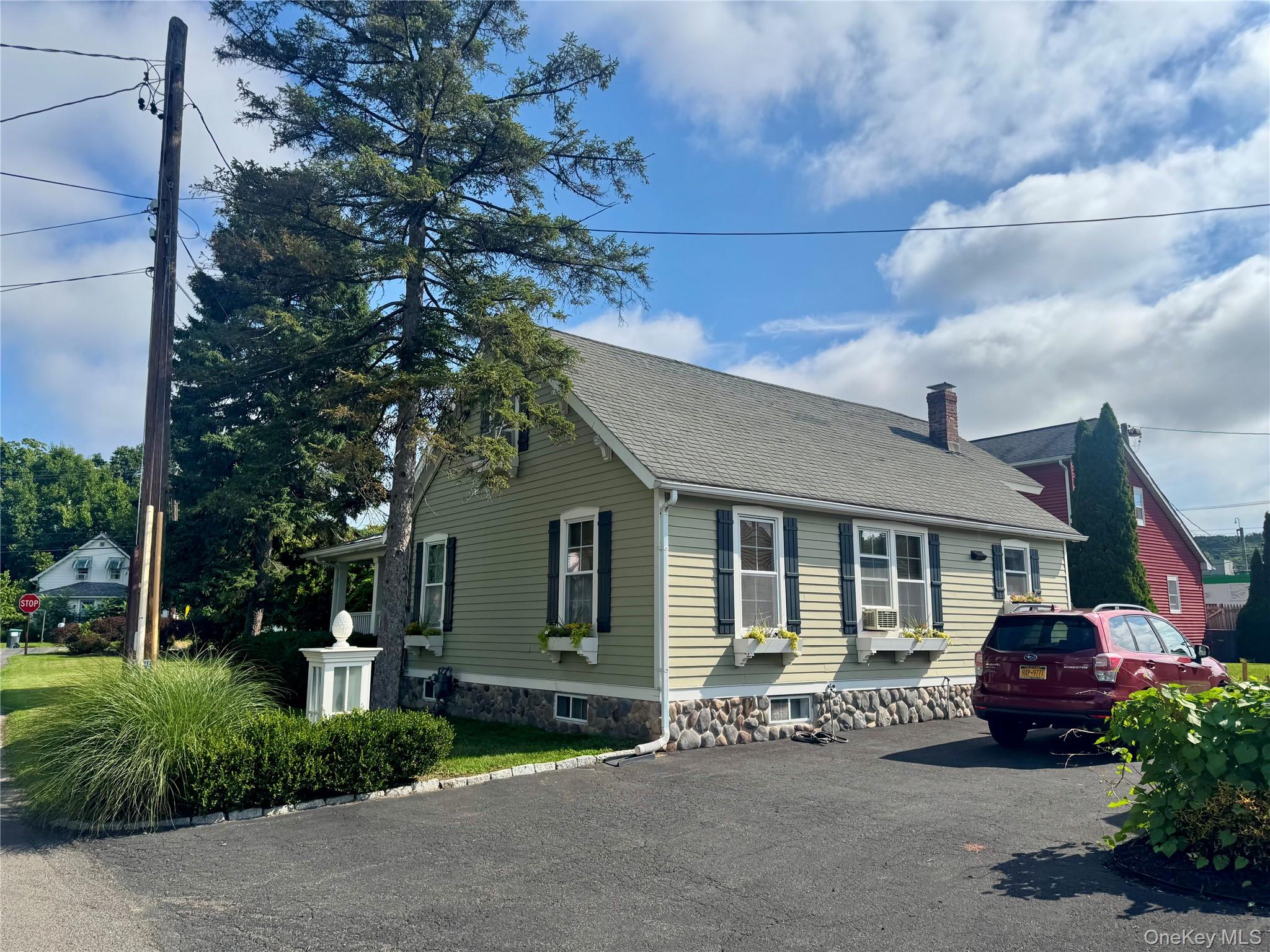 15 Esopus Avenue Property Photo 3