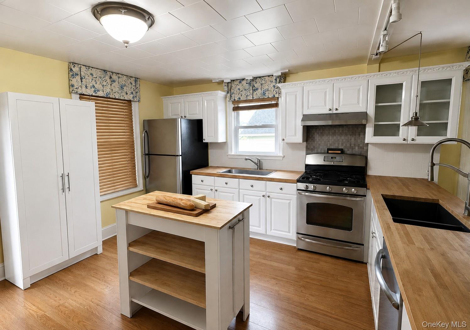 15 Esopus Avenue Property Photo 10