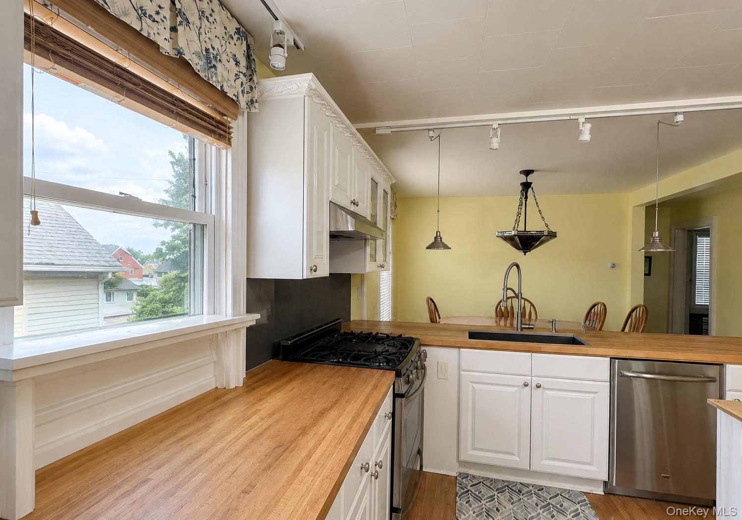 15 Esopus Avenue Property Photo 11